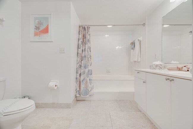 Building Photo - Direct Oceanfront Furnished Condo with Bre...