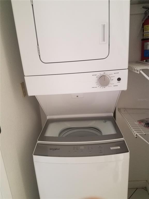 Building Photo - 6044 7th Ave W