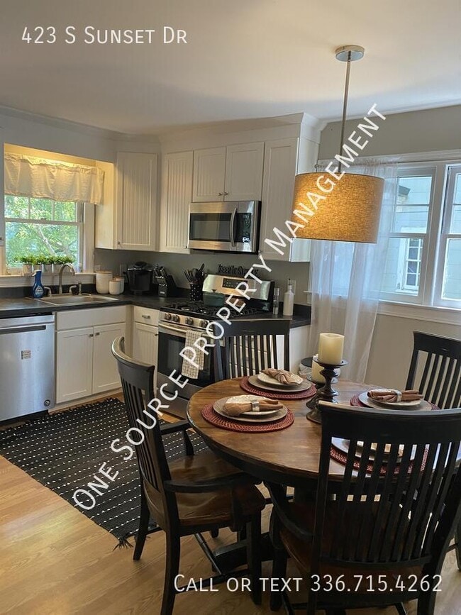 Building Photo - 423 S Sunset Dr