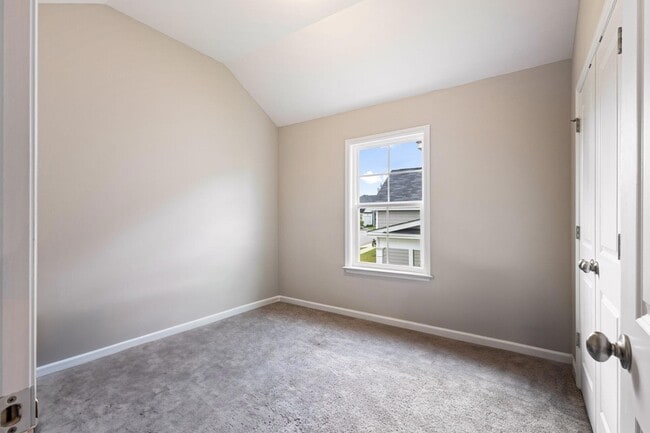 Building Photo - 3580 Hilltop Trl