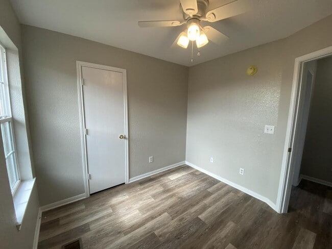 Building Photo - 2807 Cantabrian Dr