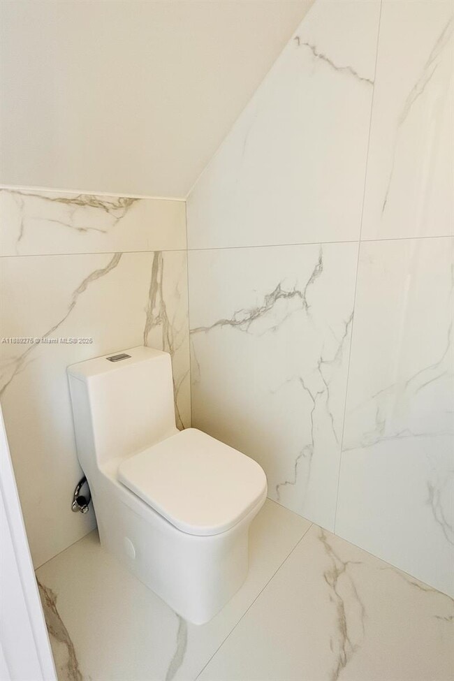 Building Photo - 2781 NE 165th Terrace