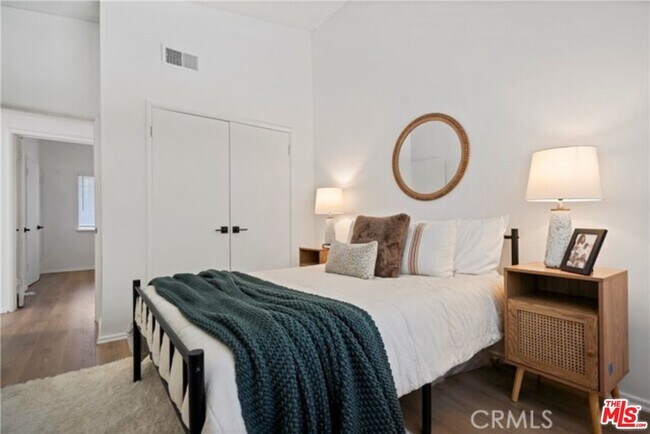 Building Photo - 18244 Jovan St