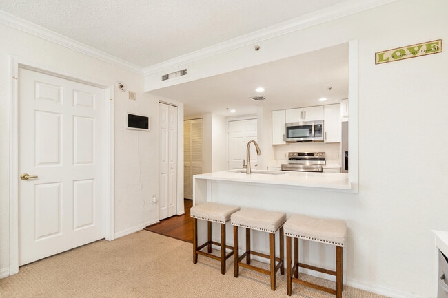Building Photo - 1801 N Flagler Dr