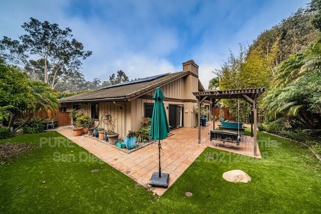 Building Photo - 2898 Woodridge Cir