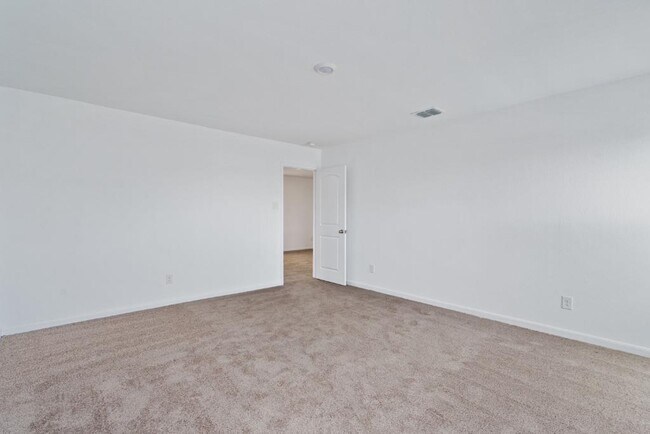 Building Photo - 3886 Trail de Paris