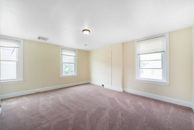 Building Photo - 661 Downingtown Pike