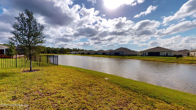 Building Photo - 3965 Cloverdale Ct