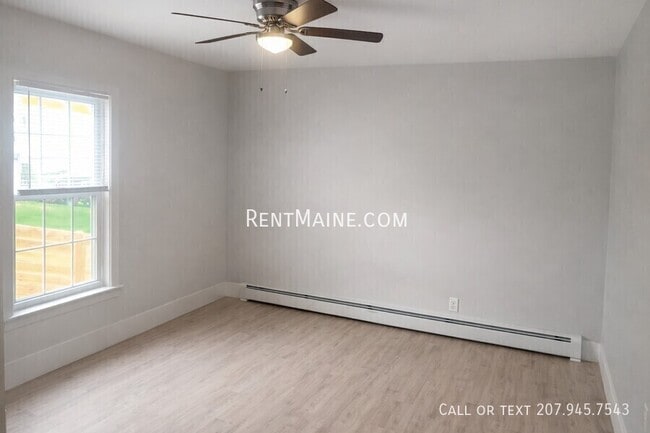 Building Photo - 454 S Main St