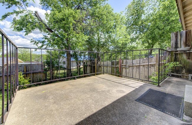 Building Photo - 7111 Dan-Jean Dr