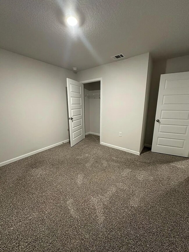 Building Photo - 5240 Peach Dr