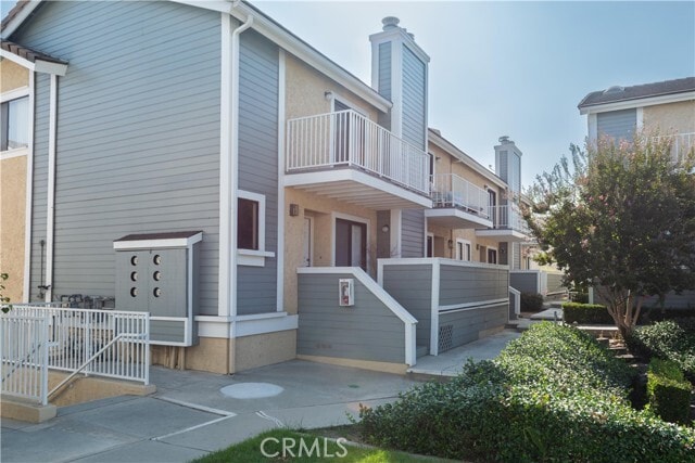 Primary Photo - 1812 E Huntington Dr