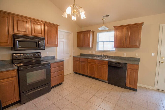 Building Photo - 1920 Field St