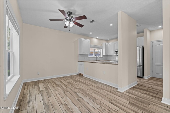 Building Photo - 203 Jase Ln