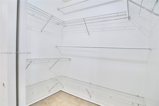 Building Photo - 6101 NW 114th Ct