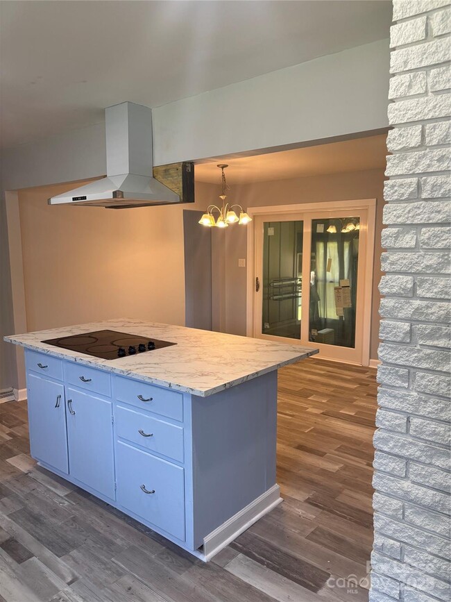 Building Photo - 6225 Branch Hill Cir