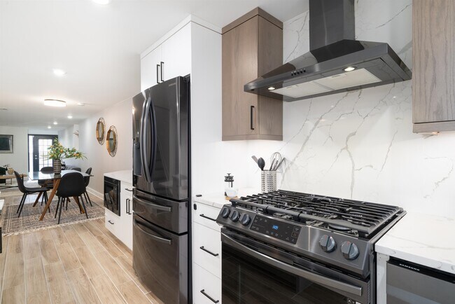 Building Photo - 201 Zabriskie St