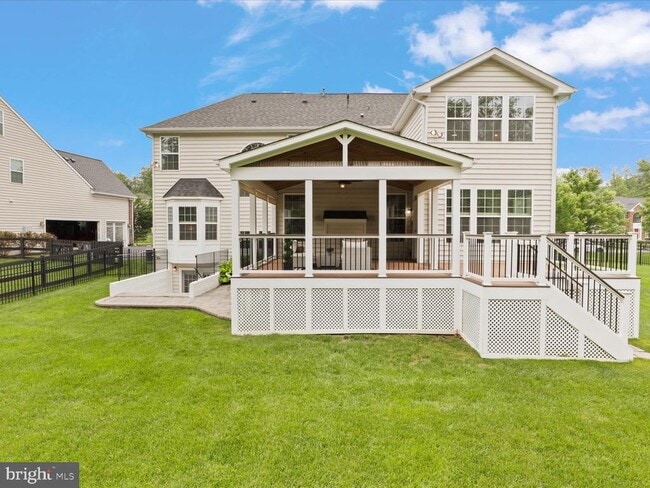 Building Photo - 41595 Revival Dr