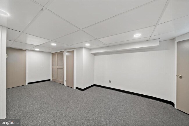 Building Photo - 2630 S Rosewood St