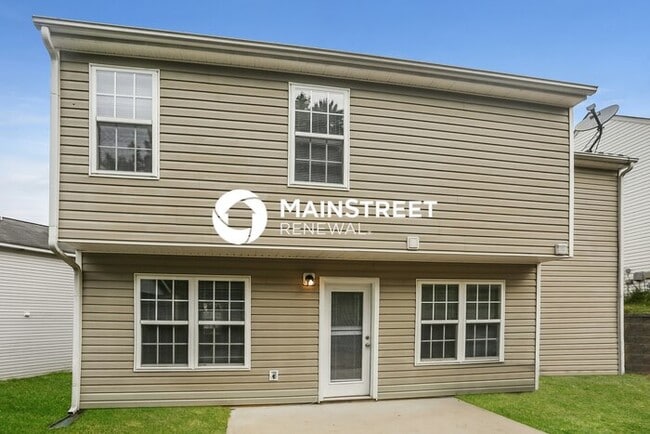 Building Photo - 4 Bedroom Pet-Friendly Home in CHARLOTTE, NC with Main Street Renewal