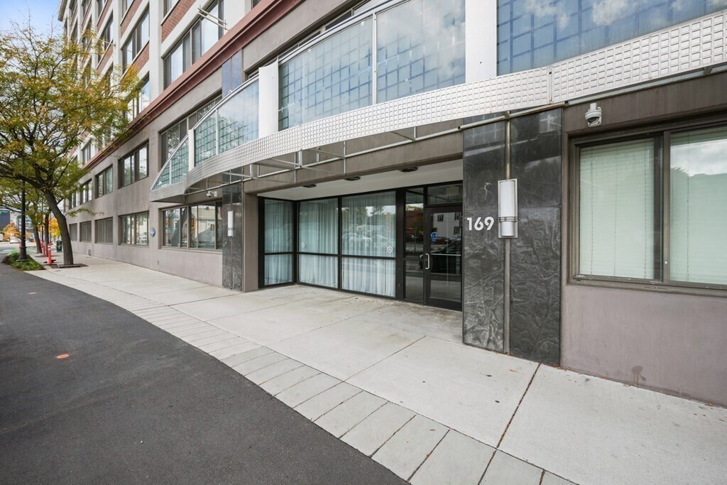 Building Photo - 169 Monsignor Obrien Hwy