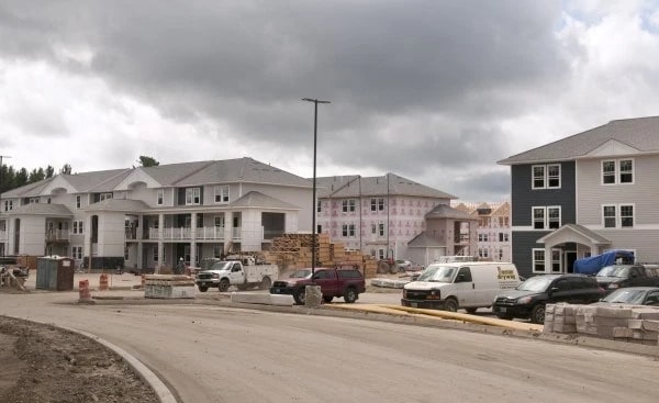 Primary Photo - The Avenue at Orono Apartments