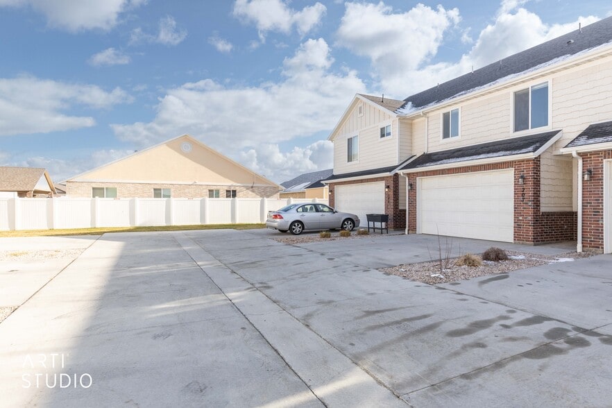 Building Photo - 2674 S 2250 W