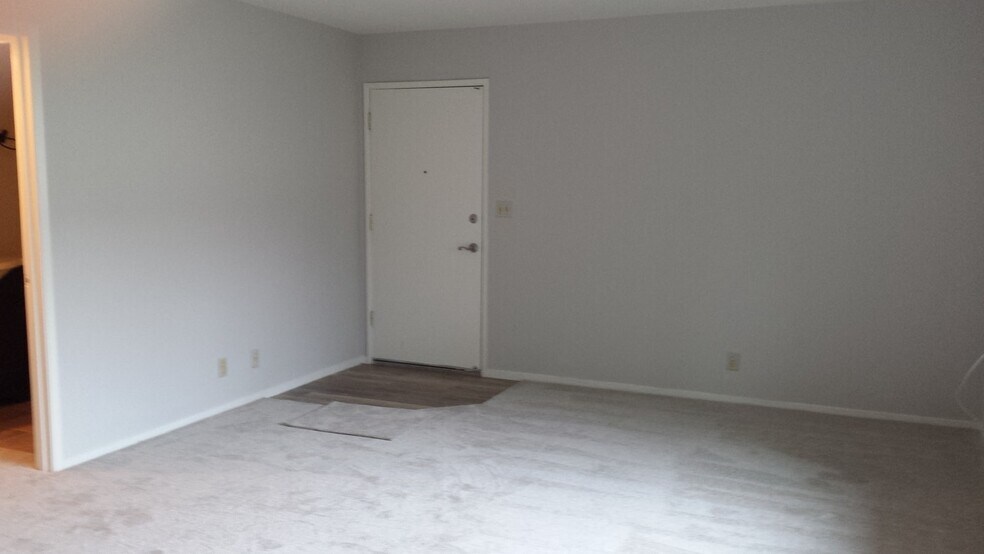 Building Photo - 2176 Spanishgate Ct