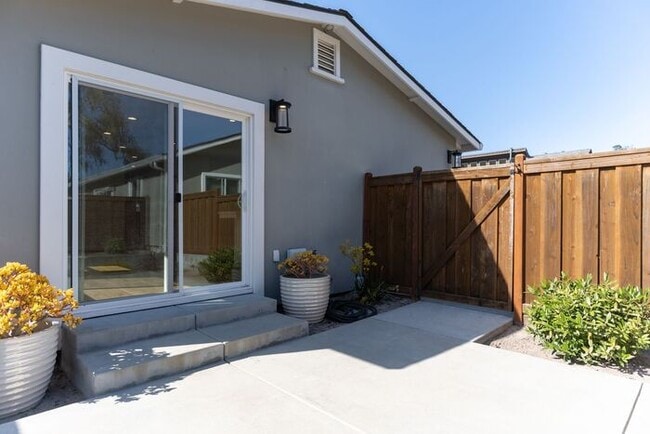 Building Photo - Remodeled Pacific Grove 2-Bedroom with Gourmet Kitchen
