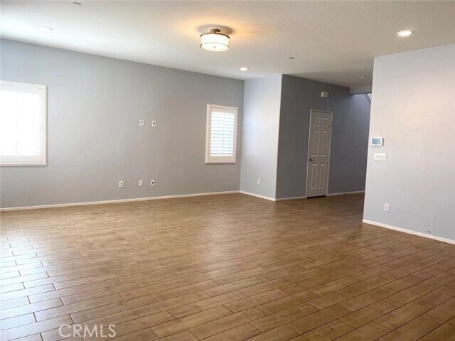 Building Photo - 1055 Raven Ct