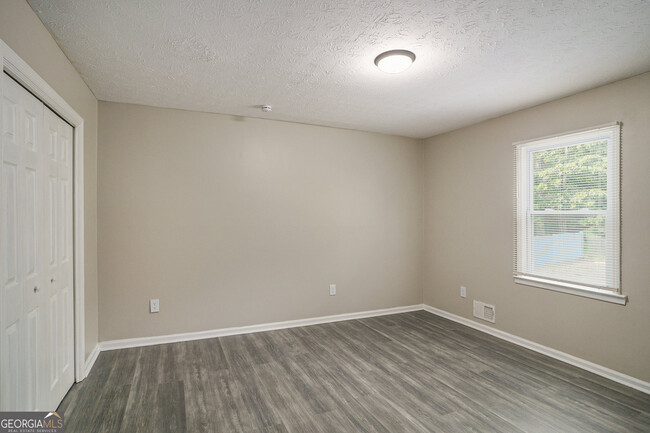 Building Photo - 9285 Cedar Ridge Dr NW