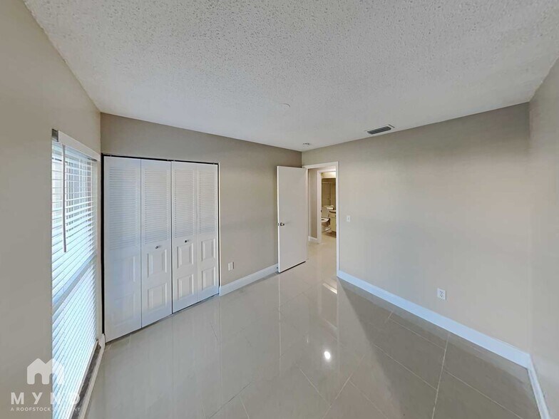 Building Photo - 8310 Clermont St