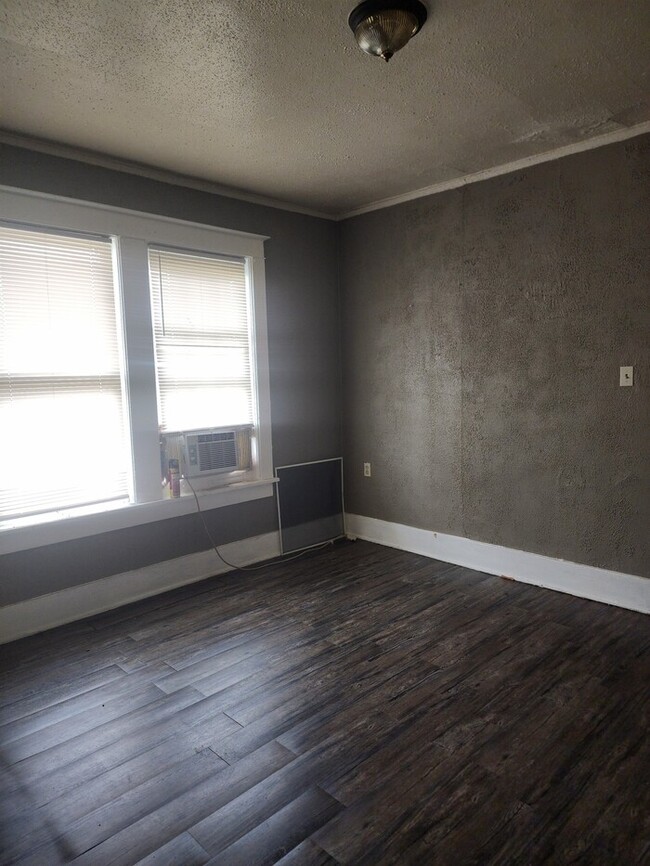 Building Photo - Spacious 2 Bedroom in North Memphis