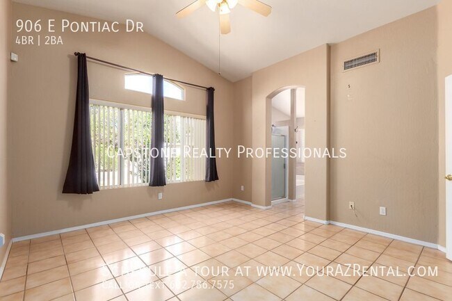 Building Photo - 906 E Pontiac Dr