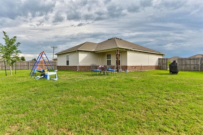 Building Photo - 10544 NW 17th St