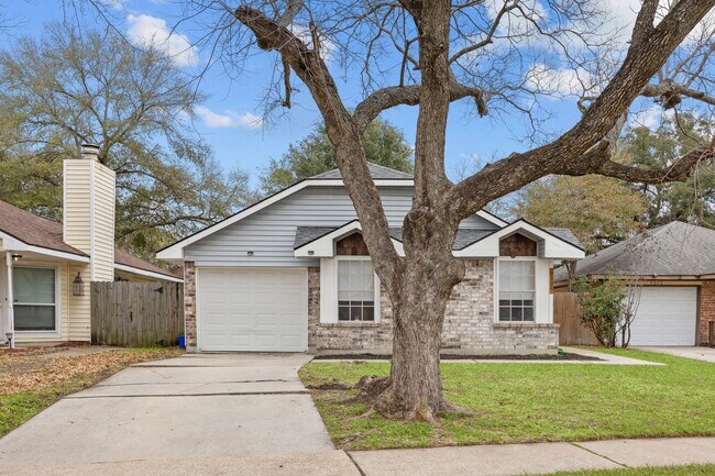 Building Photo - 9306 Crescent Moon Dr
