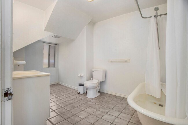 Building Photo - 1401 Sherman St. - 1 bedroom | 1 bath | Lo...