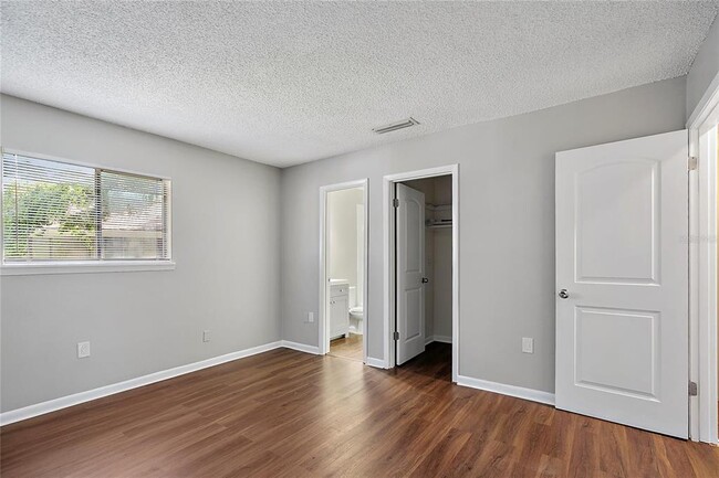 Building Photo - 6345 Newtown Cir