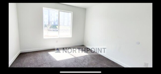 Building Photo - Beautiful 3BR 2BA Home w/ Quartz Kitchen and Garage in Herriman!