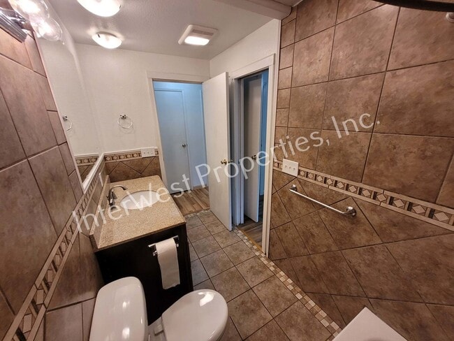 Building Photo - WACKER03