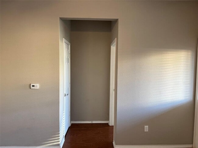 Building Photo - 16017 Hawthorne Heights Trail
