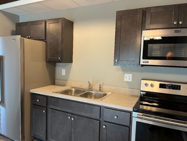 Building Photo - 164 Logan Rd