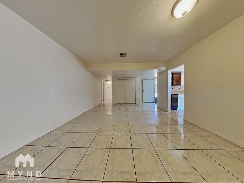 Building Photo - 4520 N 53rd Ave