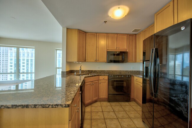 Building Photo - 57 E Delaware Pl