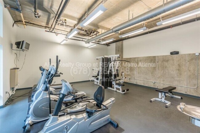 Building Photo - 620 Glen Iris Dr NE