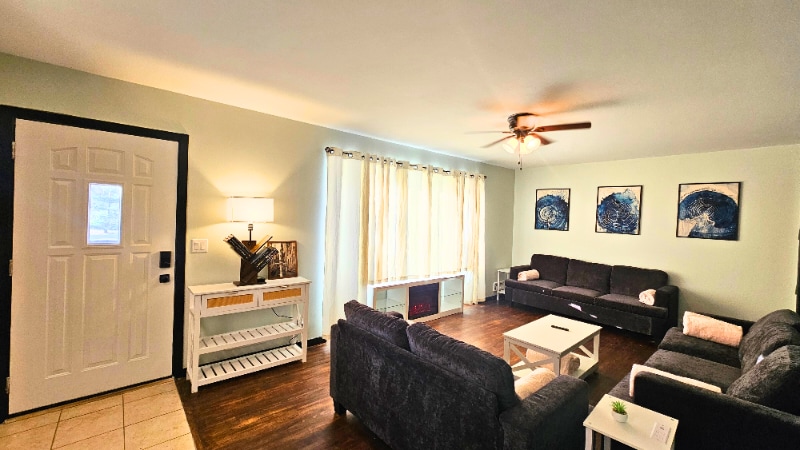 Building Photo - 7433 15th Ave S