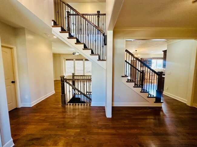 Building Photo - {20067} Custom Built Home in Woodland Mano...