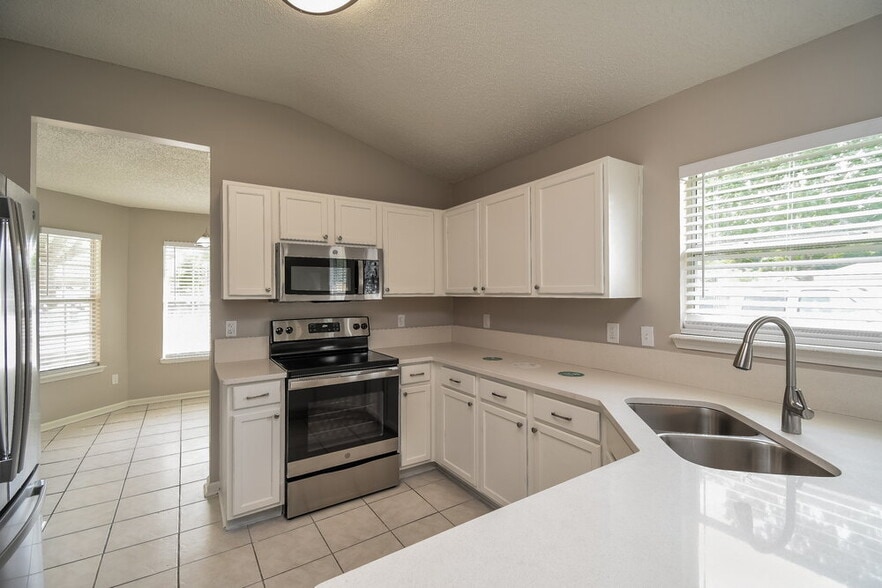 Building Photo - 12825 Jordan Blair Ct