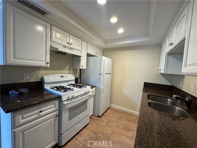 Building Photo - 1251 S Meadow Ln