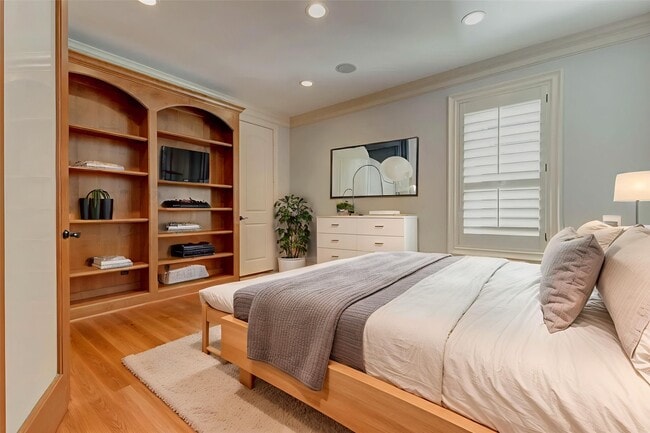 Building Photo - 5410 Valerie St